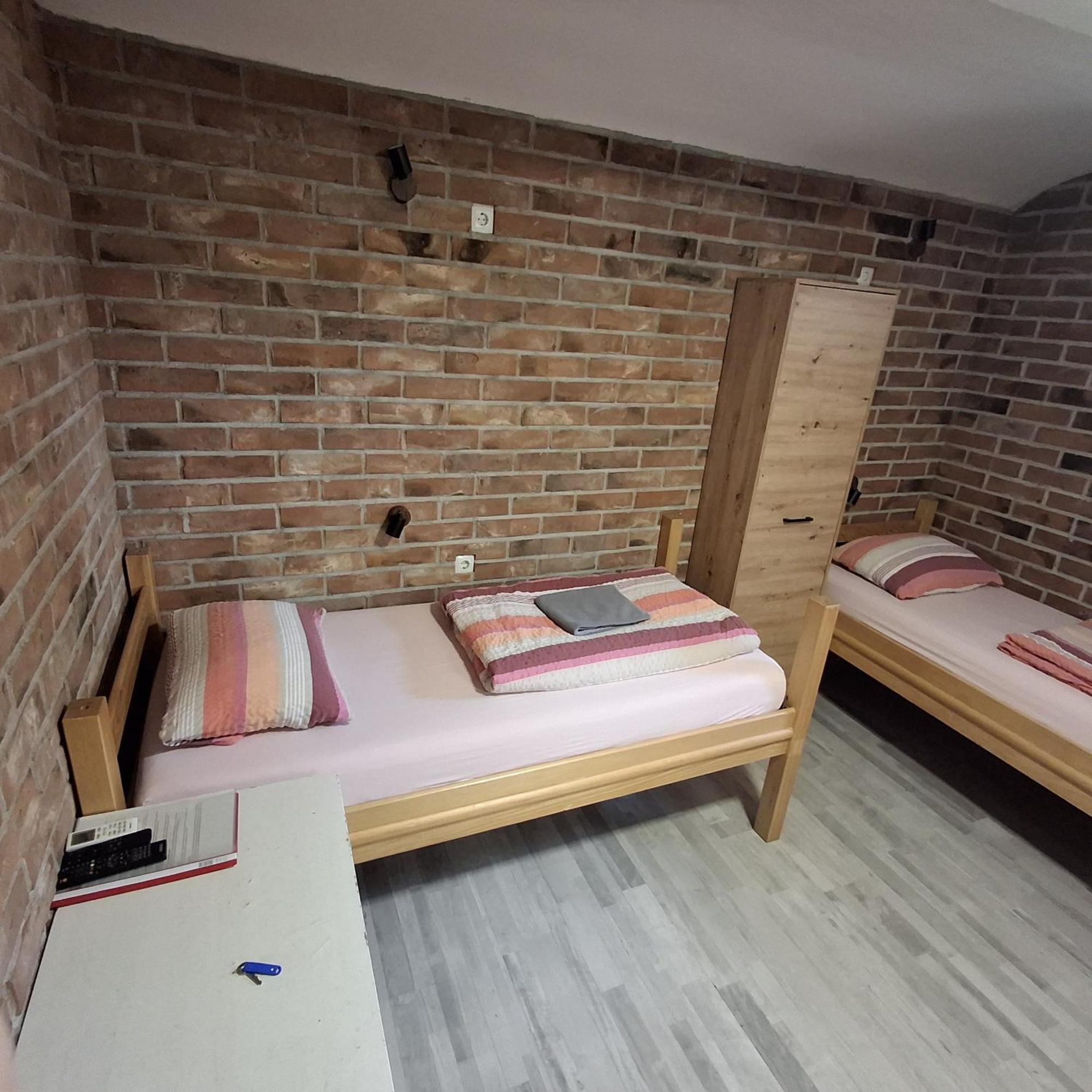 Palmers Hostel *